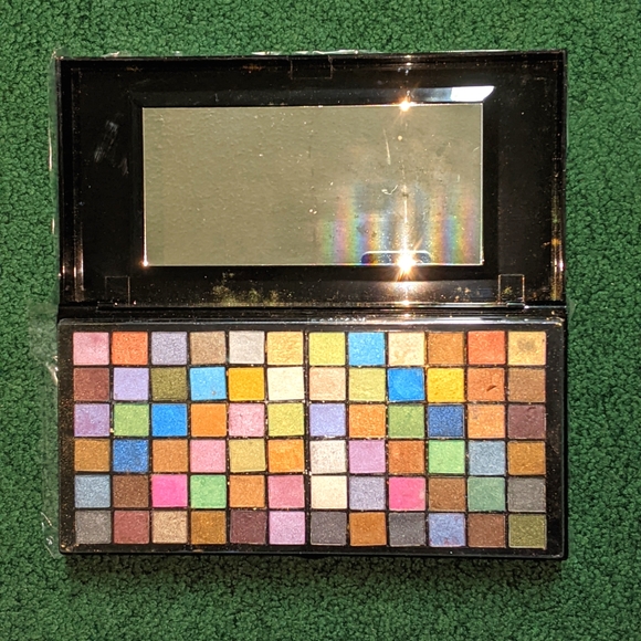 Compact Makeup Palette - Brand New - Picture 3 of 4
